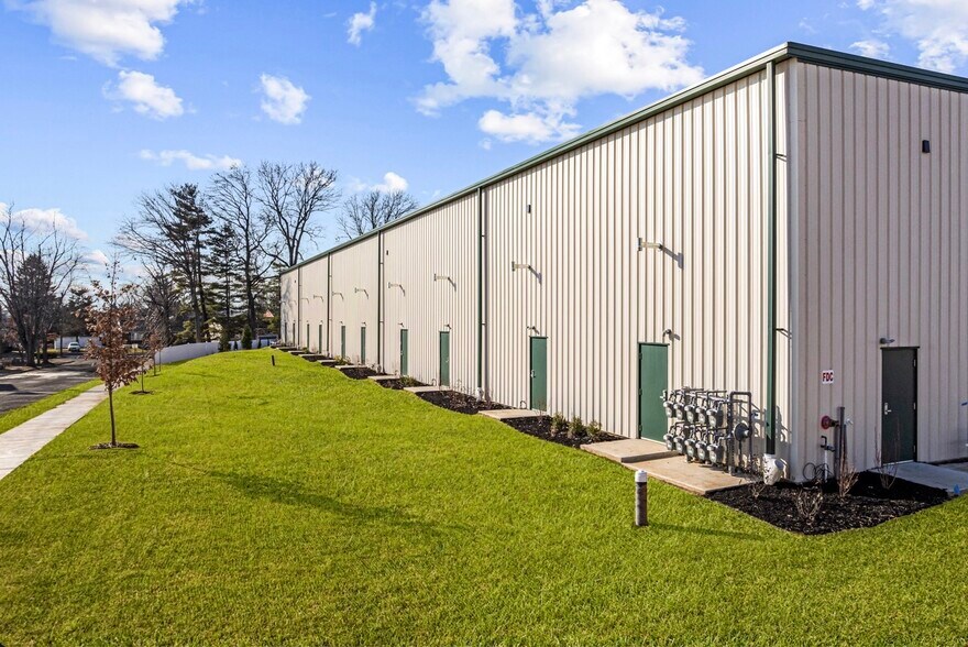 More Photos Of 2209 Clement Ave, Pennsauken Warehouse For Lease