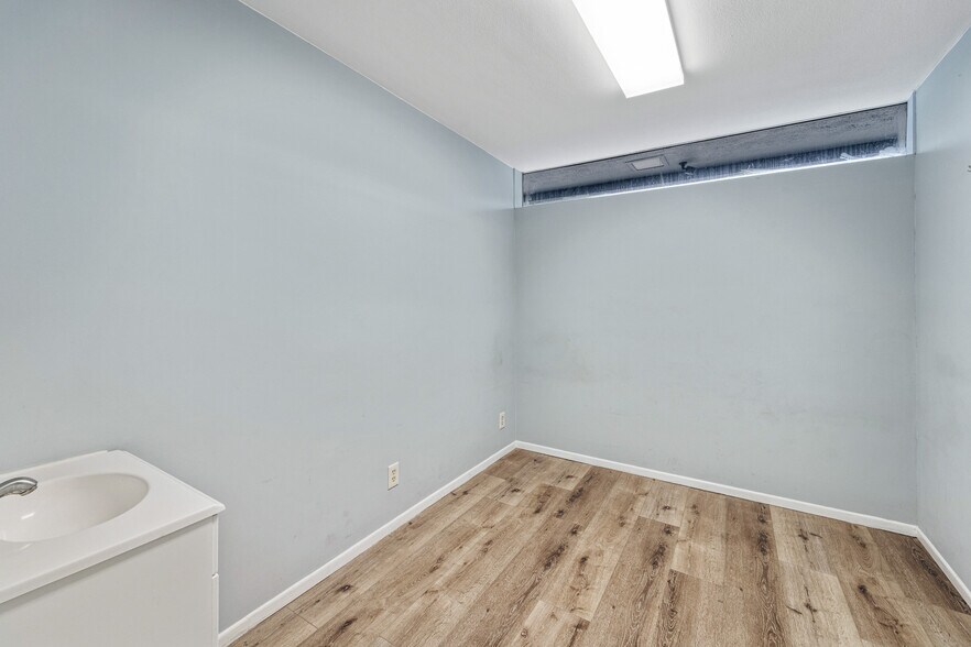 More Photos Of 3535 E 7th St, Long Beach Medical For Lease