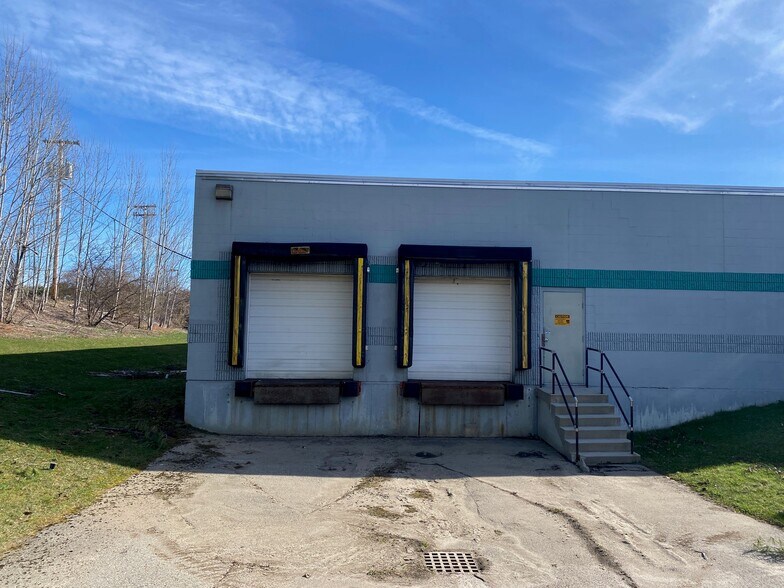 More Photos Of 9 Forrestal St, Lewiston Warehouse For Sale