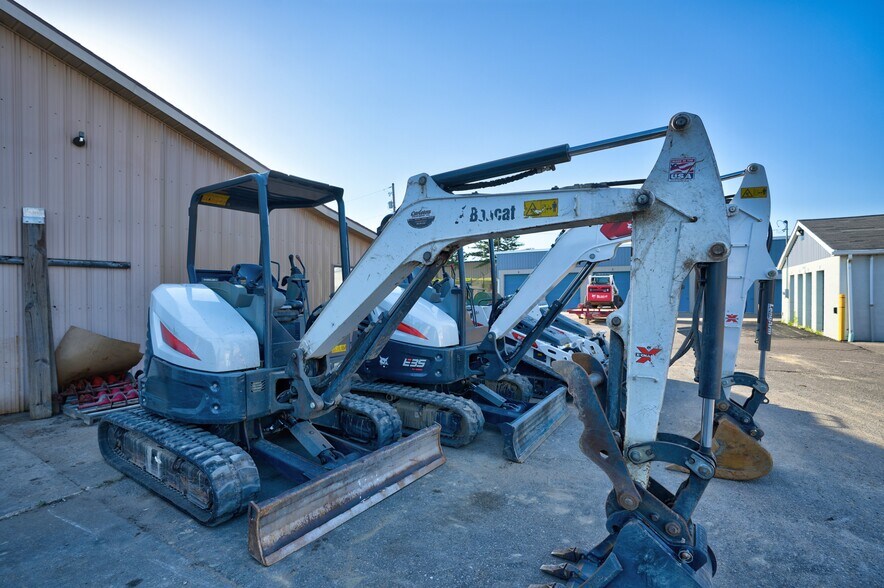 More Photos Of 7281 S State Rd, Goodrich Freestanding For Sale