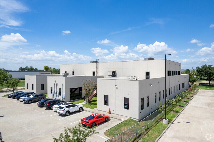 More Photos Of 14025 West Rd, Houston Office For Sale