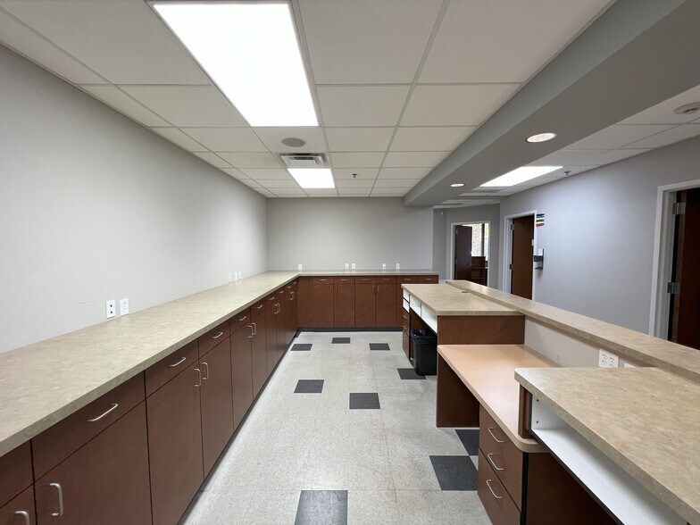 More Photos Of 3800-3840 Grant Ave, Loveland Medical For Lease