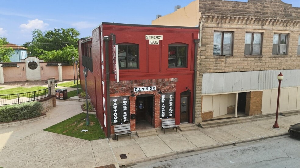 More Photos Of 1426 N Main St, Fort Worth Storefront Retail Office For Lease