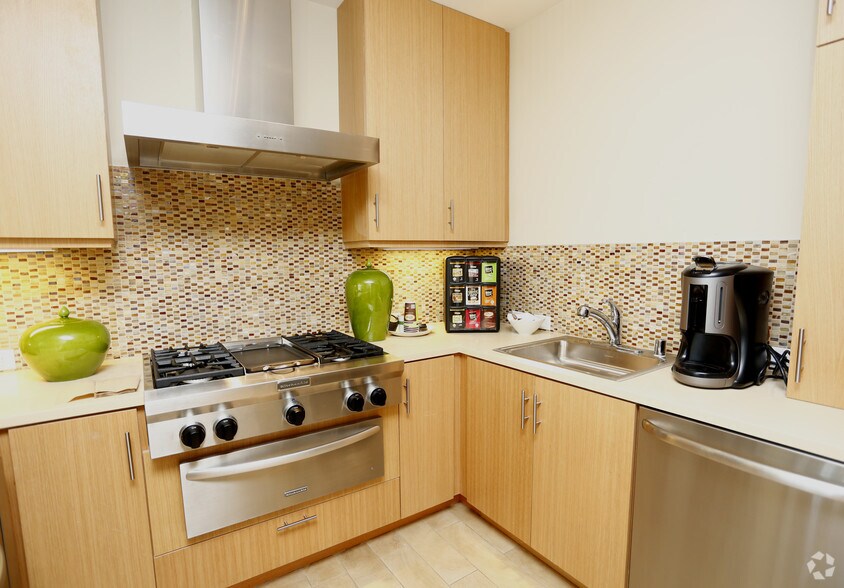 More Photos Of 1155 4th St, San Francisco Apartments For Lease