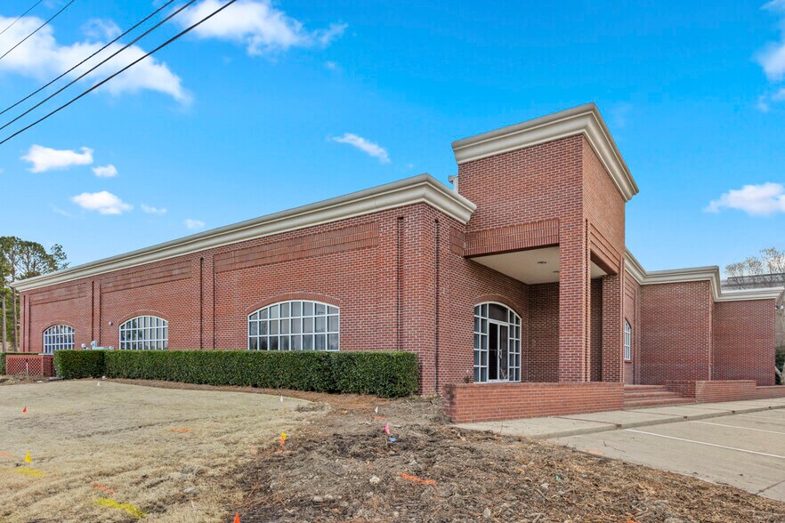 More Photos Of 2508 Lakeland Dr, Flowood Office For Lease