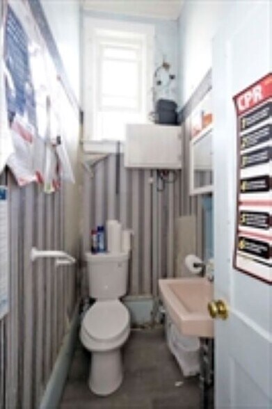 More Photos Of 246 E Main St, Fall River Drugstore For Sale