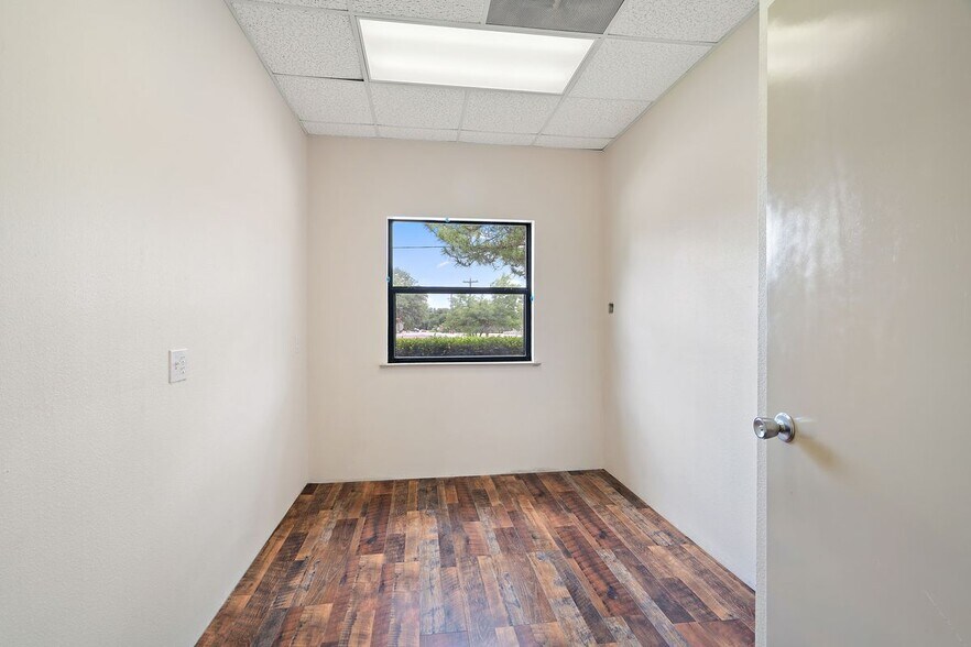More Photos Of 208 Haley Rd, Johnson City Medical For Sale