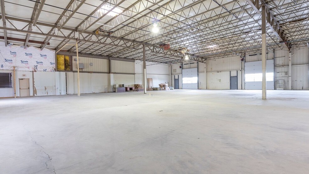 More Photos Of 1310 Kalamazoo St, South Haven Distribution For Lease