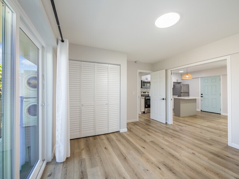 More Photos Of 54 Maluniu Ave, Kailua Apartments For Sale