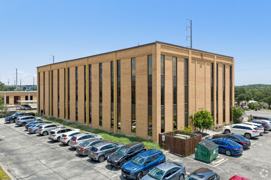 More Photos Of 5805 Callaghan Rd, San Antonio Office For Lease