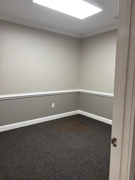 More Photos Of 8316 Rivers Ave, North Charleston Office For Lease