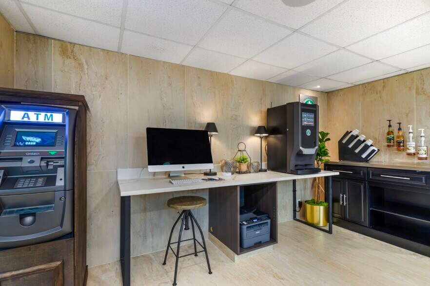 More Photos Of 2021 N Padre Island Dr, Corpus Christi Hotel For Sale