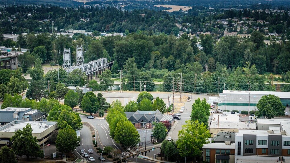 More Photos Of 250 Division St NE, Salem Office For Sale