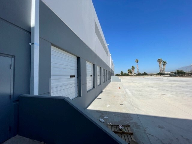 More Photos Of 415 S Motor Ave, Azusa Warehouse For Lease