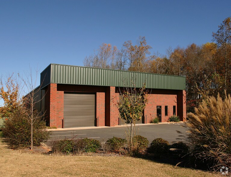 More Photos Of 4485 N Industrial Dr, Cumming Warehouse For Lease