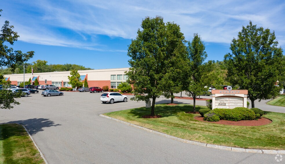 More Photos Of 12 Murphy Dr, Nashua Coworking Space