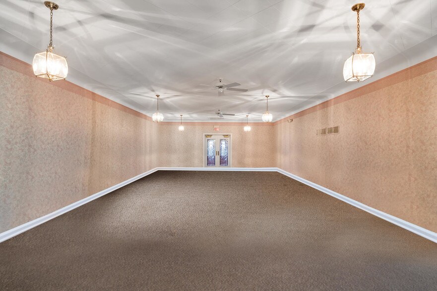 More Photos Of 5401 Schaefer Rd, Dearborn Storefront Retail Office For Lease