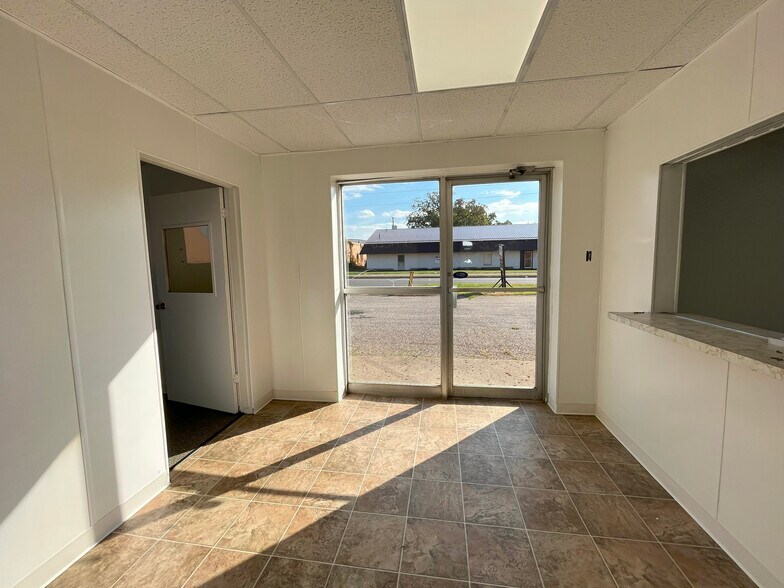 More Photos Of 1706 W Lusher, Elkhart Industrial For Sale