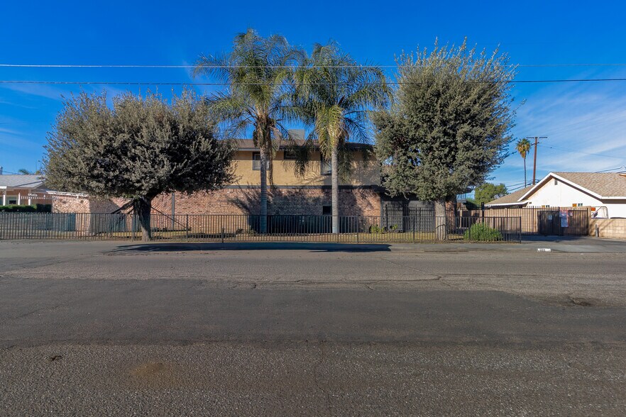 More Photos Of 165 N Hamilton Ave, Hemet Multifamily For Sale