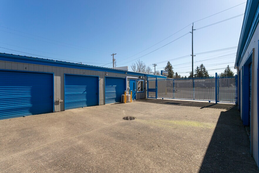 More Photos Of 5803 SE Johnson Creek Blvd, Portland Self Storage For Sale