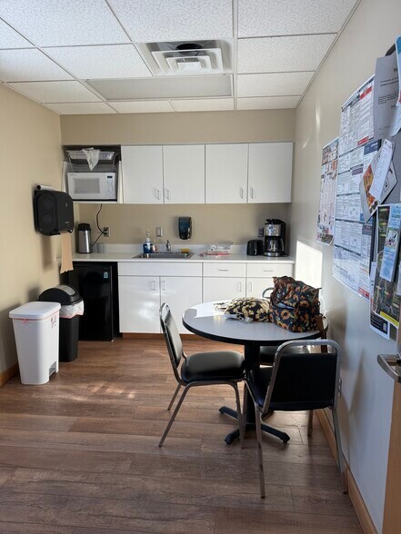 More Photos Of 118 N Broadway St, Stanley Bank For Sale