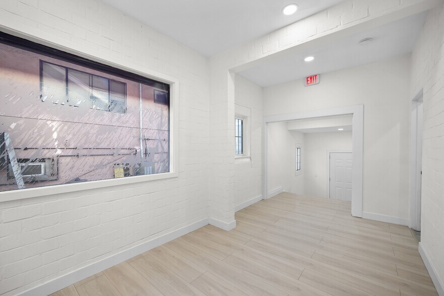 More Photos Of 2823 W 8th St, Los Angeles Office For Lease