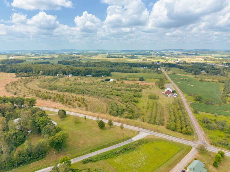 More Photos Of 162 Black Bear Run, Berlin Specialty For Sale