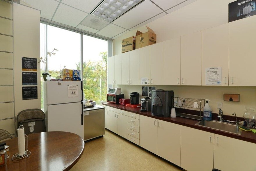 More Photos Of 8871 Research Dr, Irvine Loft Creative Space For Sale