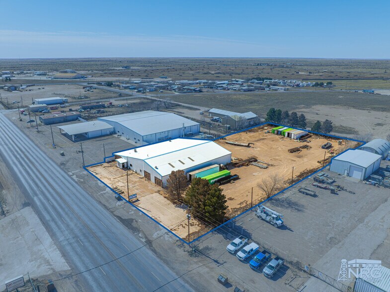 More Photos Of 507 Mustang Dr, Andrews Warehouse For Lease