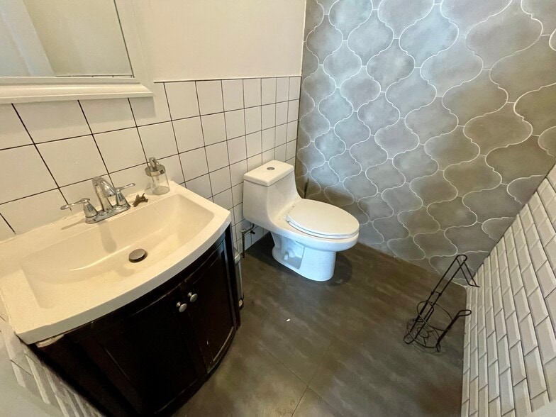 More Photos Of 1533 Nostrand Ave, Brooklyn Storefront Retail Residential For Lease