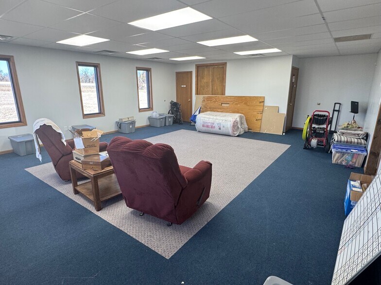 More Photos Of 3913 SW 10th St, El Dorado Office For Sale