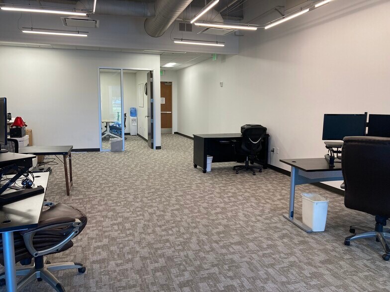 More Photos Of 2100 W Pleasant Grove Blvd, Pleasant Grove Office For Lease