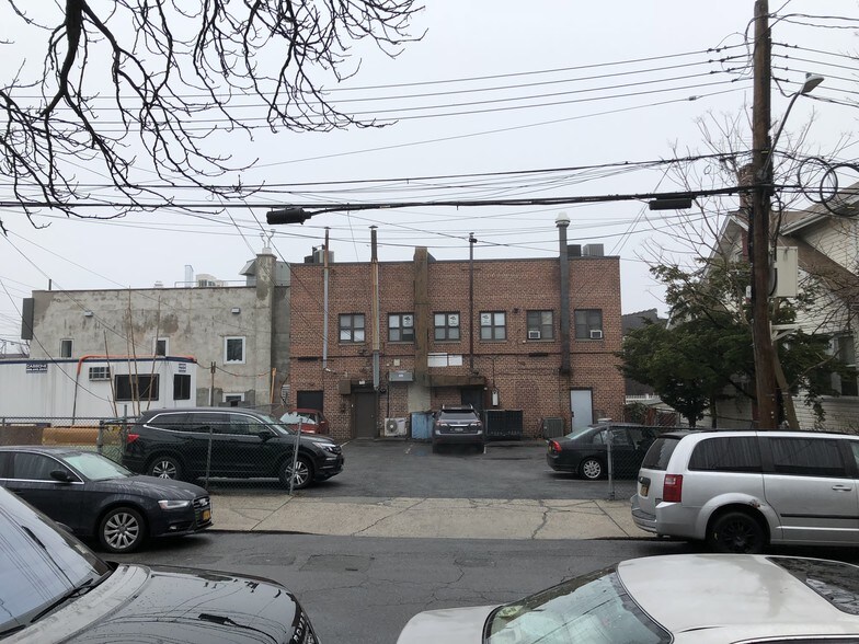 More Photos Of 2702-2704 E Tremont Ave, Bronx Storefront Retail Office For Lease