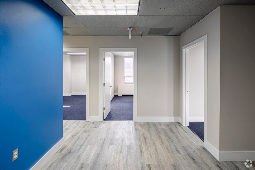 More Photos Of 2560 Huntington Ave, Alexandria Office For Lease