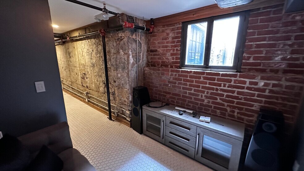 More Photos Of 225 Ferry St, Easton Office Residential For Lease