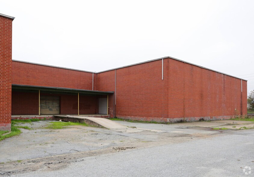 More Photos Of 1052 Martin Luther King Jr Blvd, Columbus Warehouse For Sale