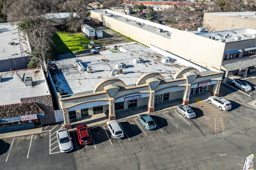 More Photos Of 4445-4447 Auburn Blvd, Sacramento Storefront For Lease