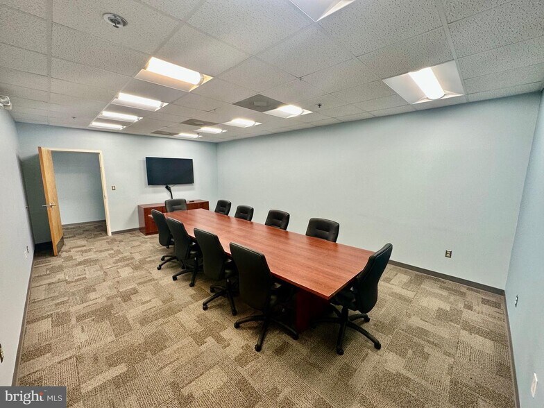 More Photos Of 1201 Pemberton Dr, Salisbury Medical For Lease