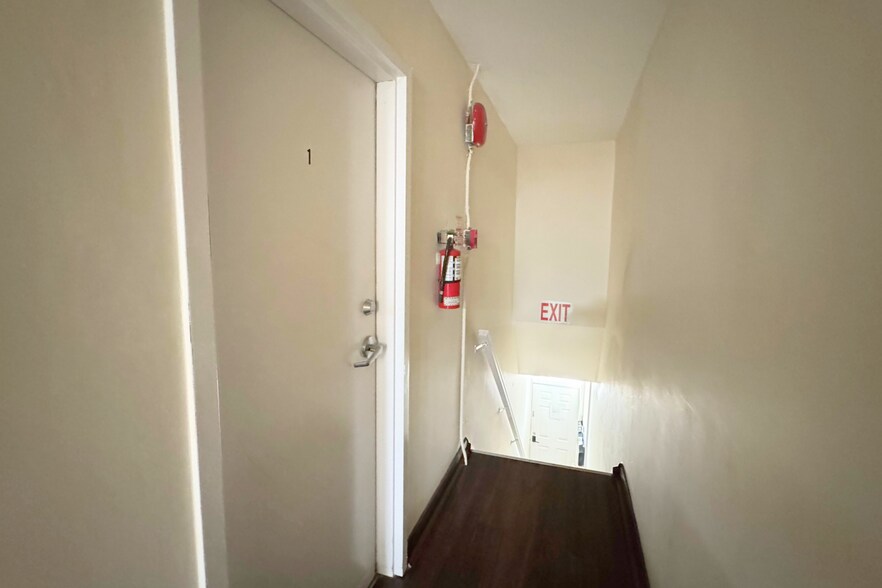 More Photos Of 2544 Eglinton Av W, Toronto General Retail For Sale