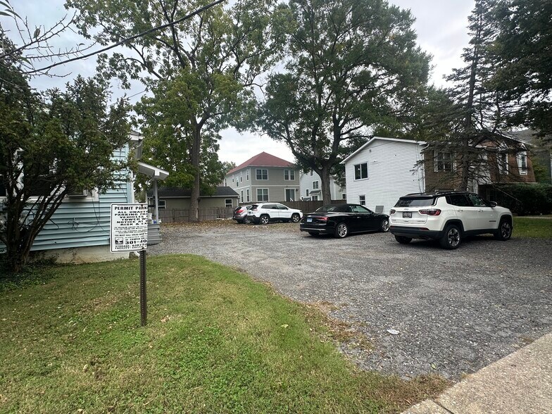 More Photos Of 7501 Rhode Island Ave, College Park Office For Sale