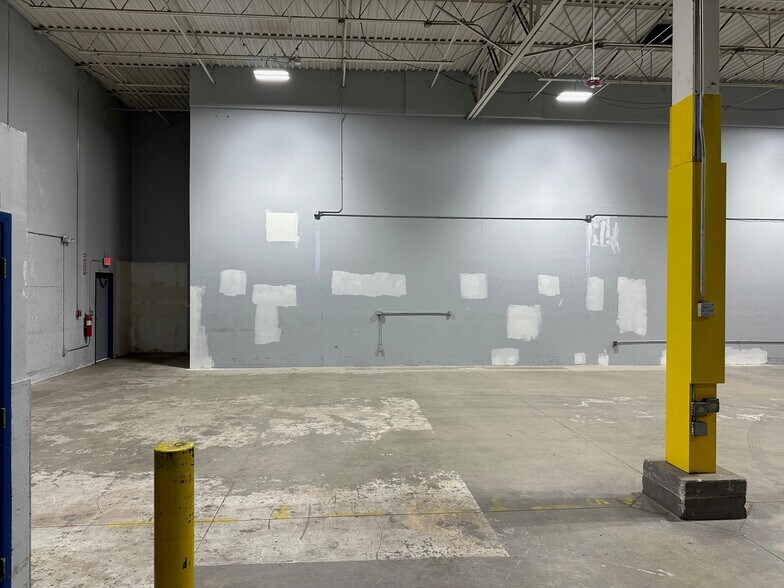 More Photos Of 4935 Park Ridge Blvd, Boynton Beach Warehouse For Lease