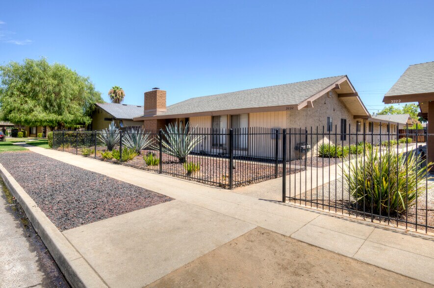 More Photos Of 3232 N Anna St, Fresno Specialty For Sale