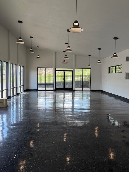 More Photos Of 1215 S Monroe St, Tallahassee Freestanding For Lease