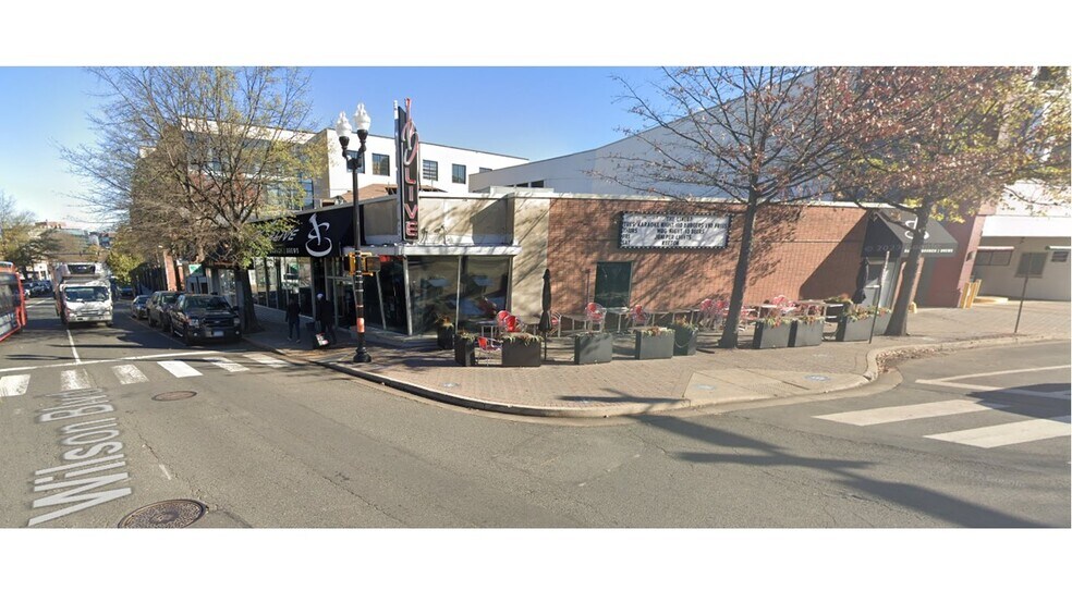 More Photos Of 2854 Wilson Blvd, Arlington Restaurant For Lease