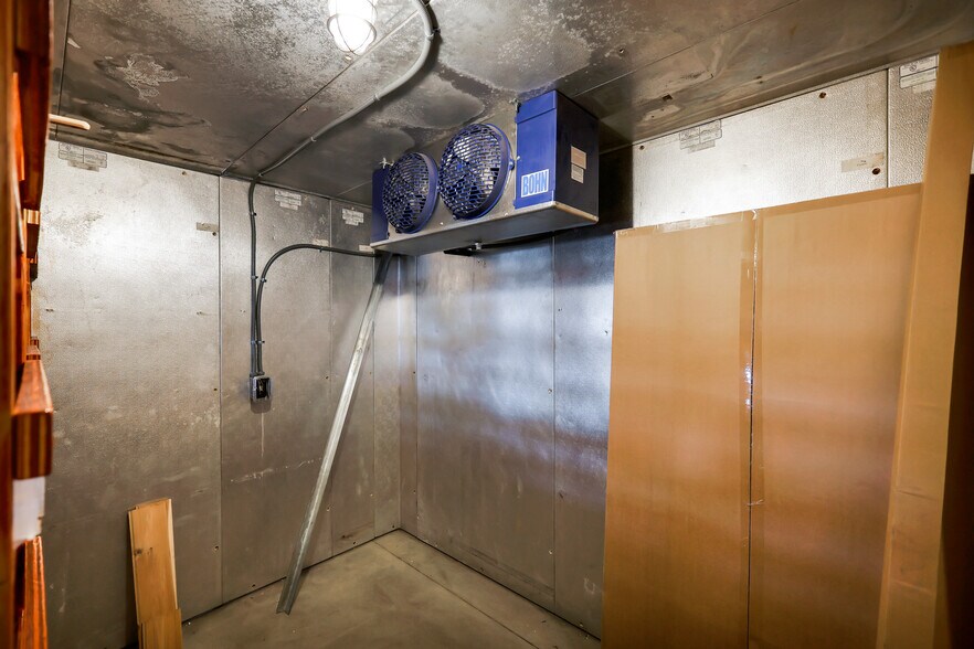More Photos Of 2926 N Monroe St, Spokane Bar For Sale