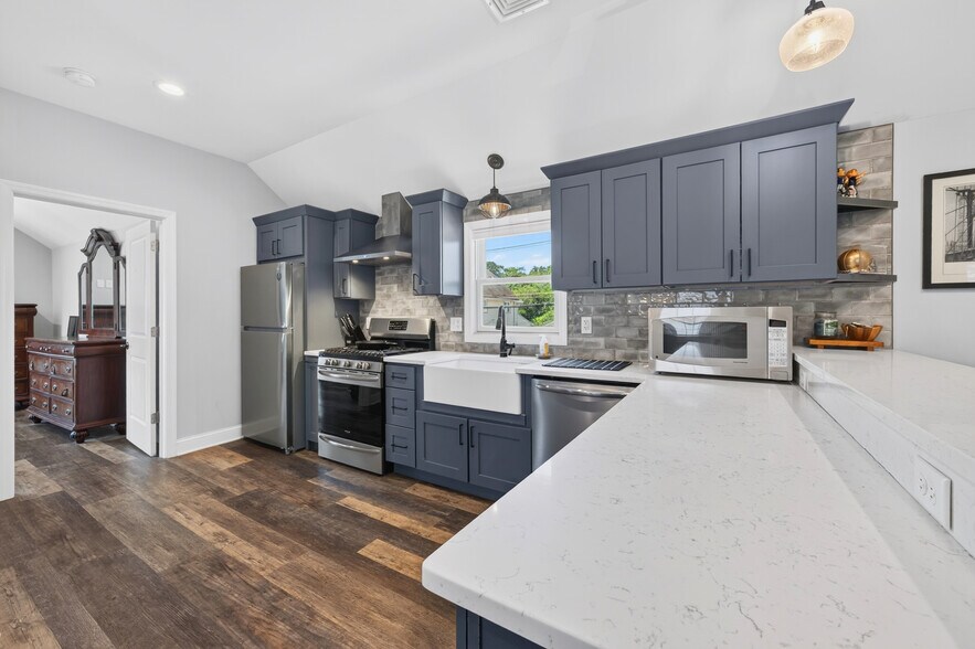 More Photos Of 528 Ridgeway Ave, South Amboy General Retail For Sale