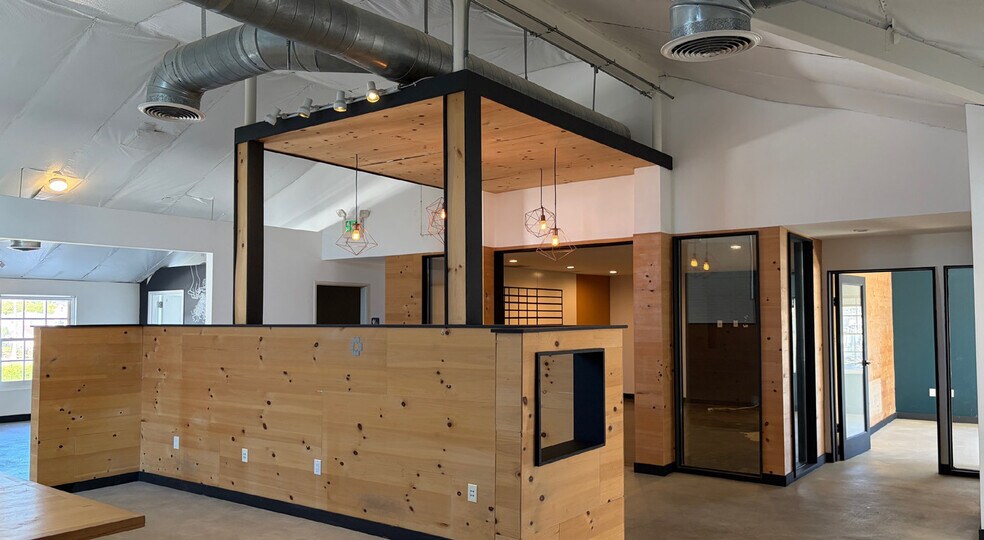 More Photos Of 11705-11711 National Blvd, Los Angeles Storefront Retail Office For Lease