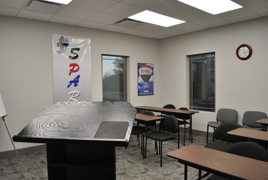 More Photos Of 418 Village Dr, Murphy Medical For Sale