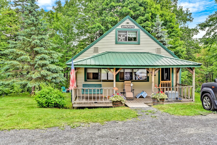 More Photos Of 15 Lower Wilson Pond Rd, Greenville Specialty For Sale