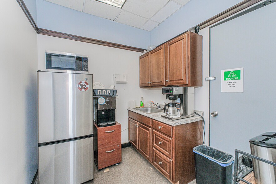 More Photos Of 1751 Bath Ave, Brooklyn General Retail For Lease